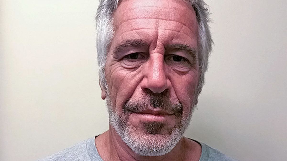 V USA zatkli Epsteinovu dlouholetou partnerku Maxwellovou